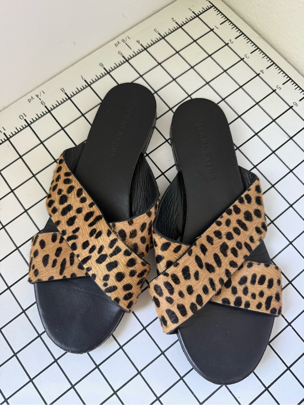 JENNI KAYNE Women’s Pony Hair Crossover Sandals Cheetah Size 38/7.5
